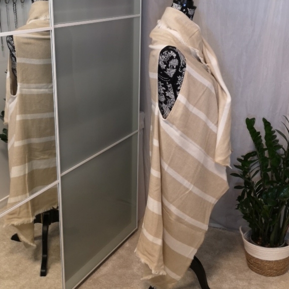 🛍️Ladies Fringe Vest🛍️ - Picture 3 of 6